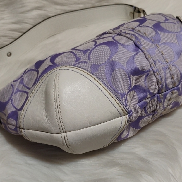 SALE! RARE! Coach Lavender Iris/White Signature Small Hobo Bag - Picture 7 of 16